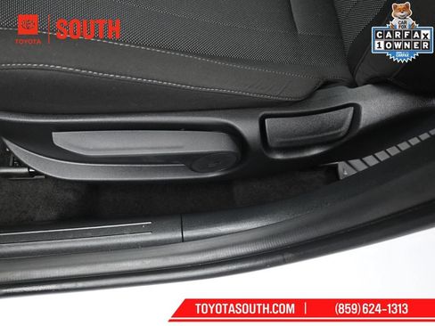 Used 2025 Hyundai Elantra SE FWD image 21