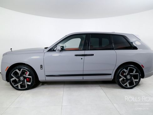 New 2027 Rolls-Royce Cullinan Black Badge AWD/4WD image 3