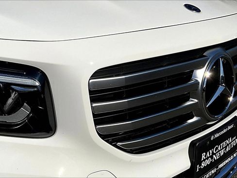 Used 2025 Mercedes-Benz GLB 250 4MATIC image 30
