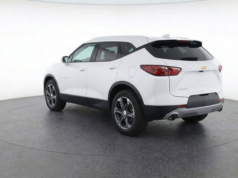 Used 2025 Chevrolet Blazer LT FWD image 6