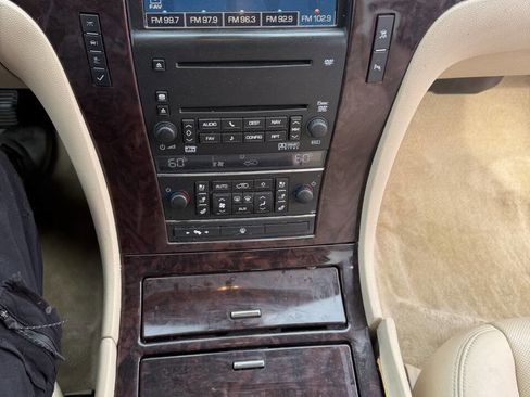 Used 2008 Cadillac Escalade AWD image 27