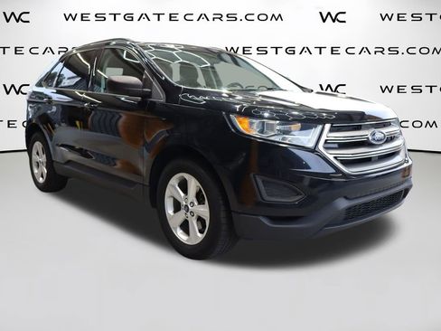 Used 2017 Ford Edge SE image 2
