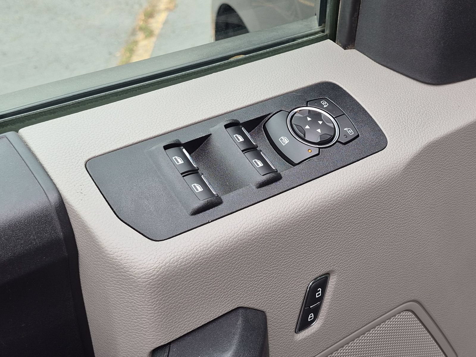 Used 2019 Ford F150 XL w/ Equipment Group 101A Mid AWD/4WD image 13