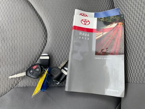 Used 2012 Toyota RAV4 4WD image 5