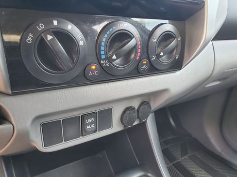 Used 2015 Toyota Tacoma PreRunner w/ SR5 Package image 18