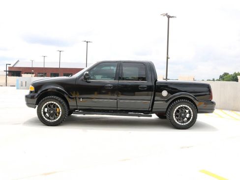Used 2002 Lincoln Blackwood RWD image 37