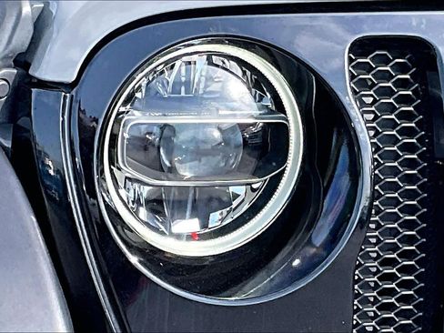 Used 2022 Jeep Wrangler Sport AWD/4WD image 23