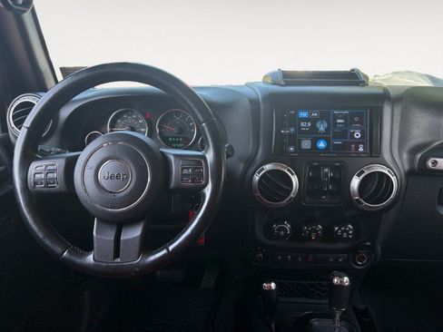 Used 2015 Jeep Wrangler Unlimited Sahara w/ Mopar Chrome Edition Group AWD/4WD image 2
