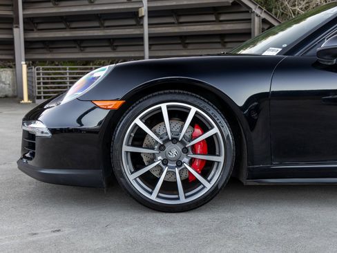 Certified 2014 Porsche 911 Carrera 4S image 13