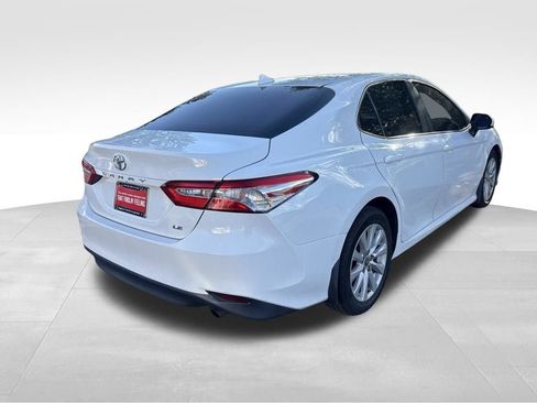Used 2020 Toyota Camry LE w/ Carpet Mat Package FWD image 4