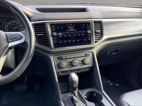 Used 2020 Volkswagen Atlas Cross Sport SE w/ Towing Package image 6