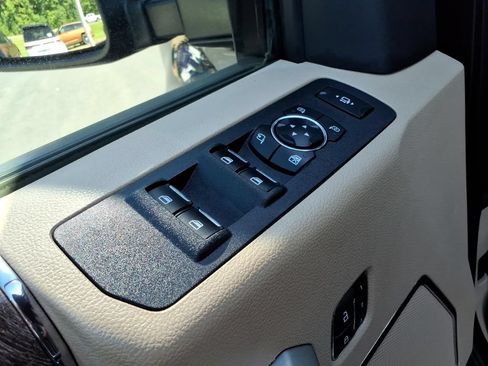 Used 2017 Ford F350 Lariat AWD/4WD image 18