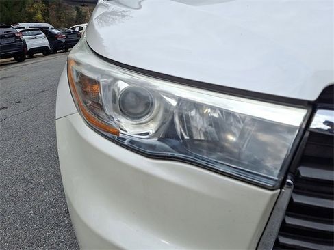 Used 2015 Toyota Highlander Limited image 11