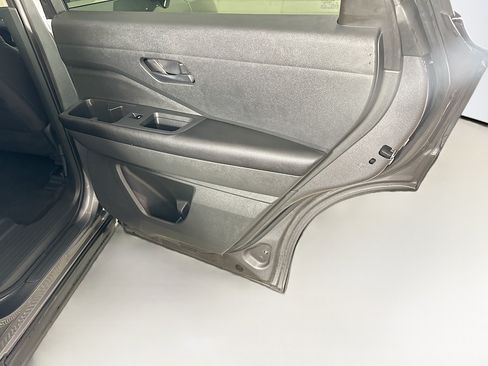 Used 2025 Nissan Pathfinder SV AWD/4WD image 32