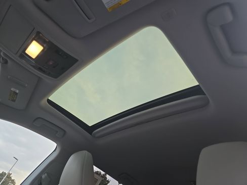 Used 2022 Lexus RX 350L Luxury image 33