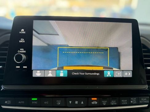 Used 2025 Honda Odyssey Elite image 33