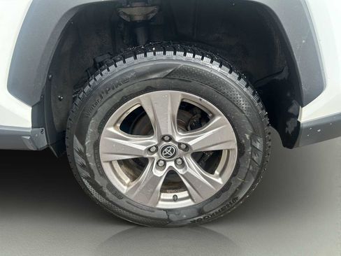 Used 2022 Toyota RAV4 LE AWD/4WD image 24