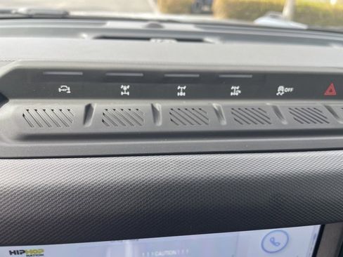 New 2025 Ford Bronco Badlands image 16