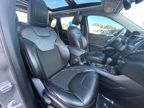 Used 2020 Jeep Cherokee Latitude Plus w/ Comfort/Convenience Group image 29