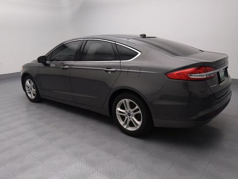Used 2018 Ford Fusion SE w/ Fusion SE Technology Package image 3