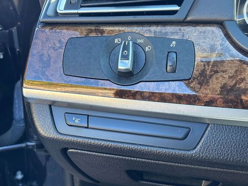 Used 2013 BMW 750i RWD image 28