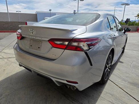 Used 2024 Toyota Camry SE image 4