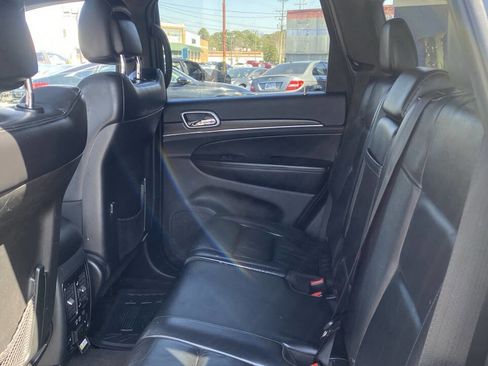 Used 2018 Jeep Grand Cherokee Limited image 7