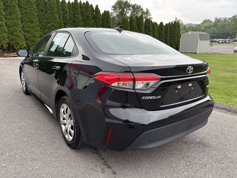 Used 2025 Toyota Corolla LE FWD image 5