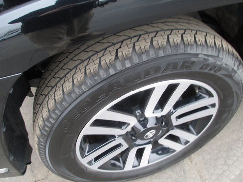 Used 2023 Toyota 4Runner Limited image 12