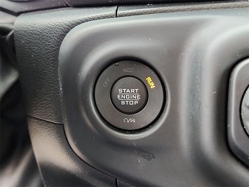 Used 2022 Jeep Gladiator Sport image 21