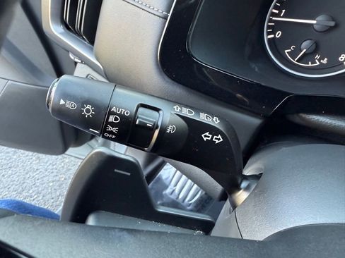 Certified 2023 Nissan Pathfinder SL image 33