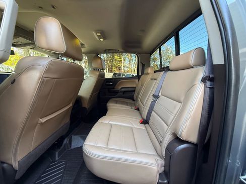 Used 2018 GMC Sierra 2500 Denali w/ Suspension Package, Off-Road image 21