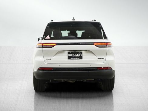 Used 2023 Jeep Grand Cherokee Limited w/ Luxury Tech Group II image 4