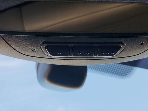 Used 2021 Volkswagen Atlas SE image 20