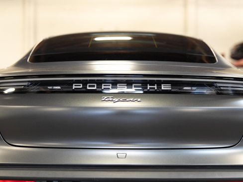 Used 2025 Porsche Taycan RWD image 44