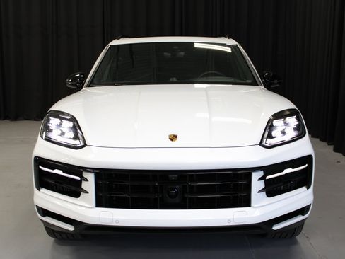 Certified 2024 Porsche Cayenne S image 10