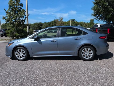Used 2020 Toyota Corolla LE FWD image 3