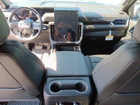 New 2026 GMC Yukon Elevation w/ Elevation Premium Package AWD/4WD image 9