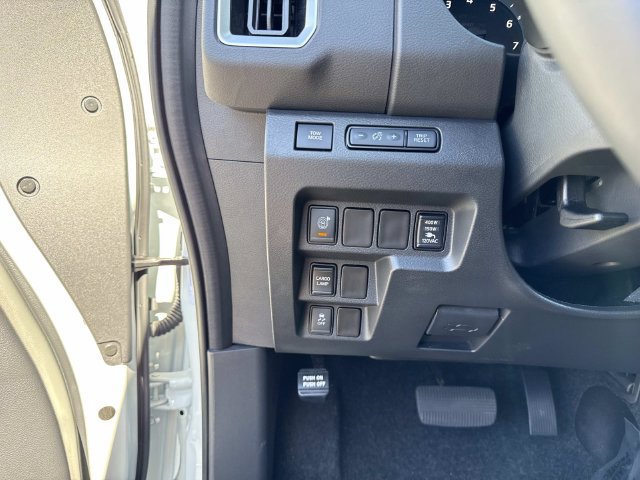 Used 2025 Nissan Frontier SV w/ SV Convenience Package RWD image 31