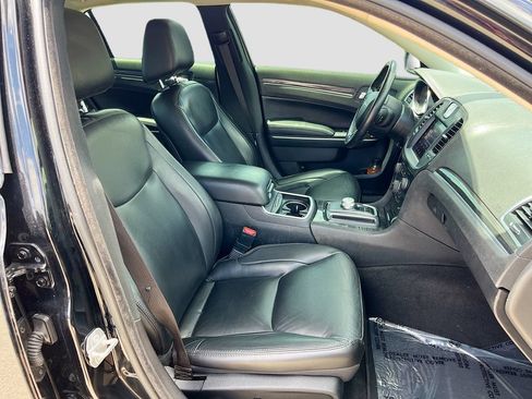 Used 2021 Chrysler 300 Touring L RWD image 27