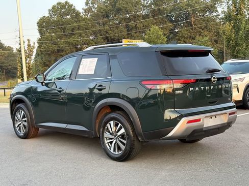 Used 2025 Nissan Pathfinder SL FWD image 5