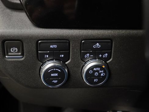 Used 2023 GMC Sierra 1500 Elevation w/ Preferred Package AWD/4WD image 23