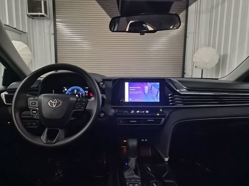 Used 2025 Toyota Camry LE image 38