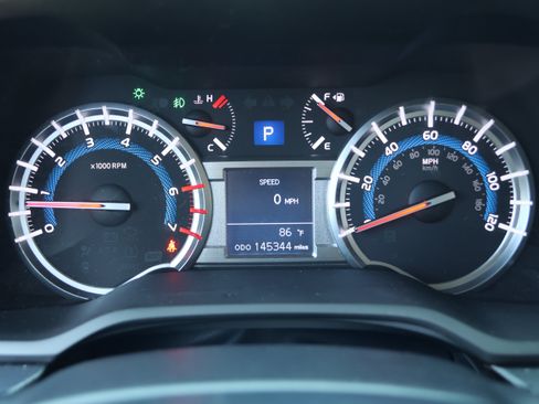 Used 2018 Toyota 4Runner SR5 Premium AWD/4WD image 19