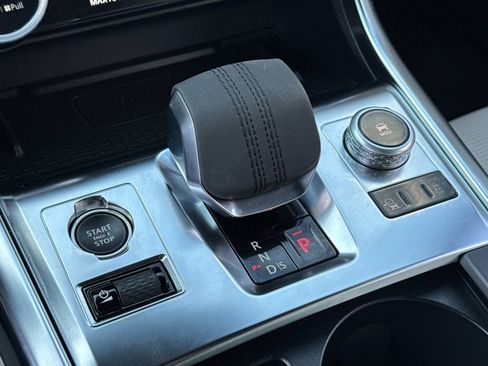 Used 2024 Jaguar XF R-Dynamic SE image 23