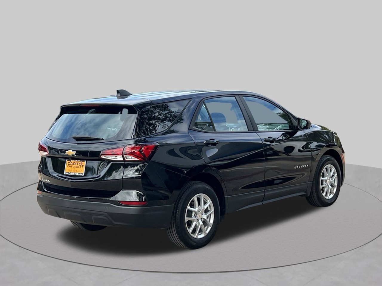Used 2024 Chevrolet Equinox LS FWD image 5