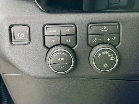 New 2026 Chevrolet Silverado 1500 LT w/ Z71 Off-Road Package AWD/4WD image 12