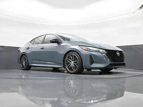 Certified 2024 Nissan Sentra SR w/ Trunk Package FWD image 20