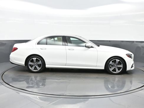 Used 2019 Mercedes-Benz E 300 4MATIC image 7