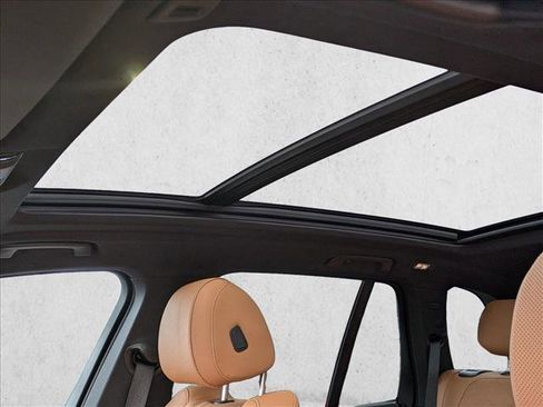 Used 2026 BMW X5 xDrive50e w/ M Sport Package image 16